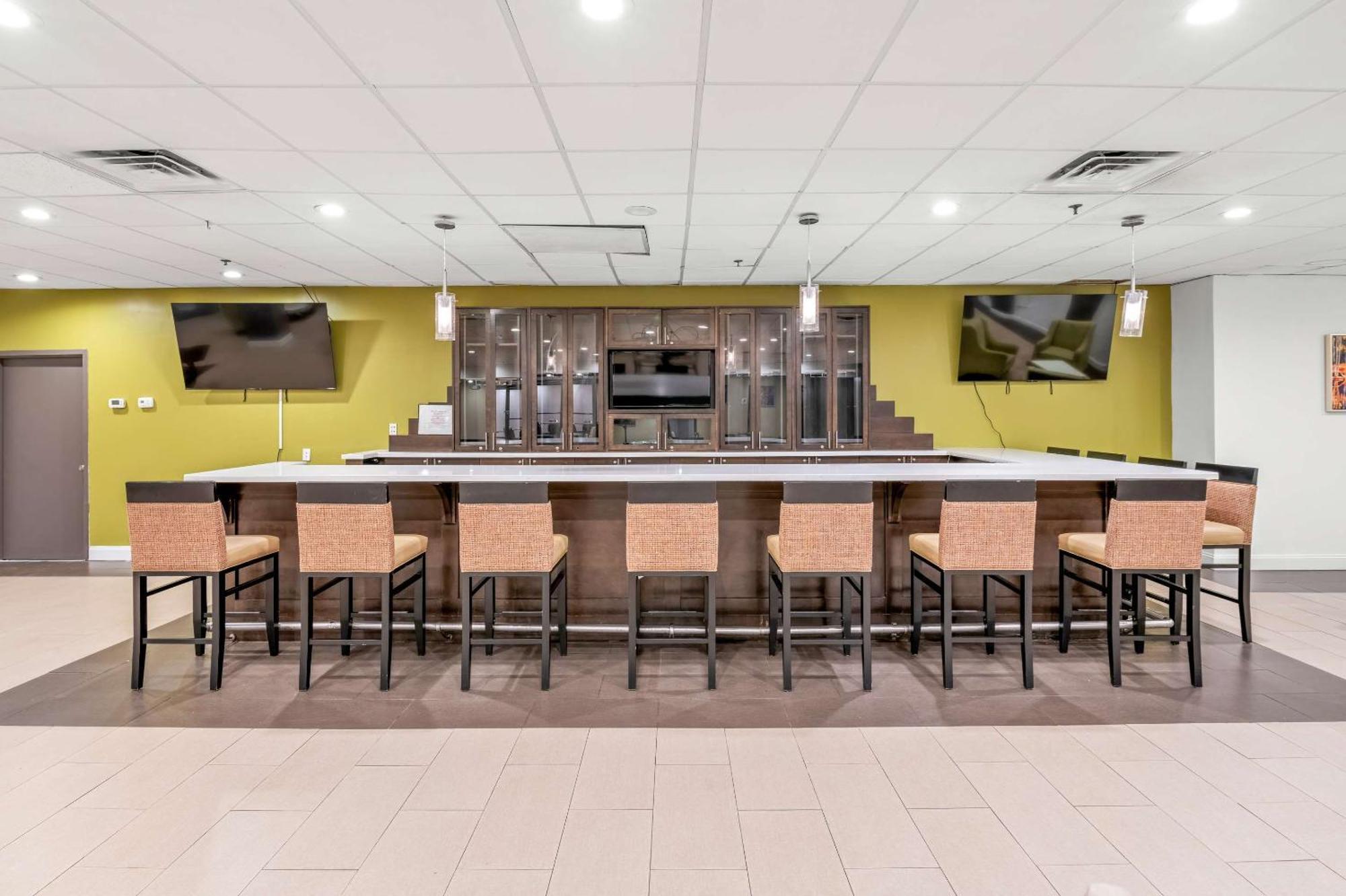 Radisson Hotel Charlotte Airport Екстериор снимка